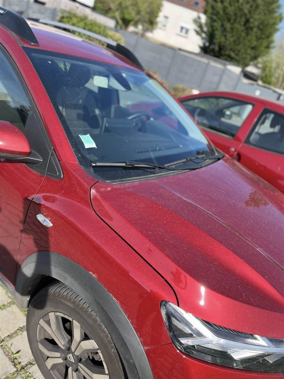 Extérieur voiture avant nettoyage à Valenciennes
